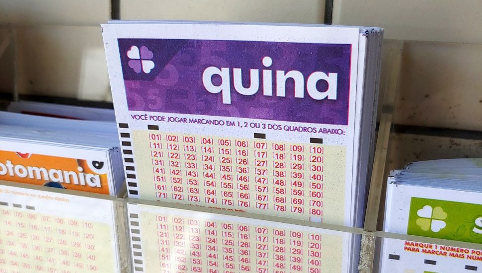 A Quina é outro jogo bem popular no Brasil, e é mais fácil de ganhar quando comparamos com a Mega-Sena.